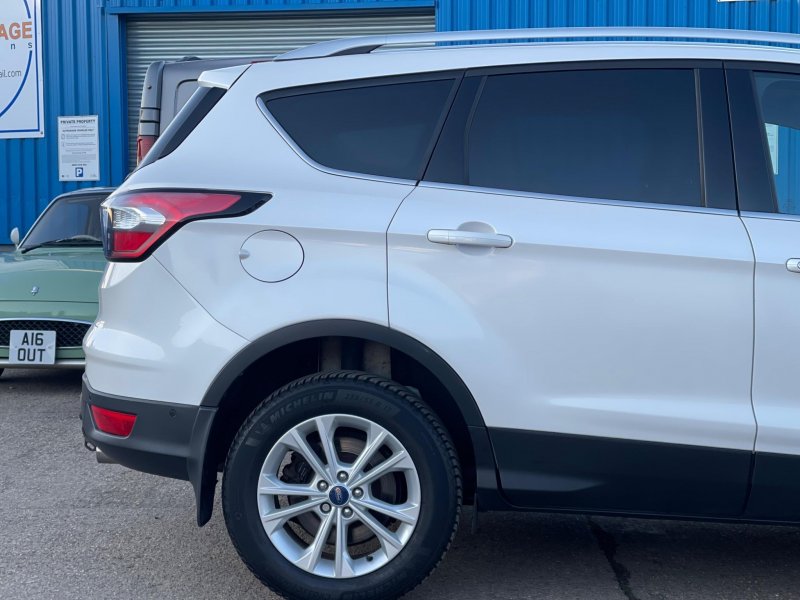 FORD KUGA